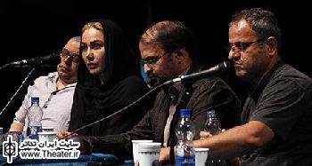 حسن وارسته: زیرمتن نمایش «ناقوسها ...»، تزویر و رفتارهای ماکیاولی است