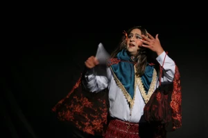 ما کجا اینجا کجا؟