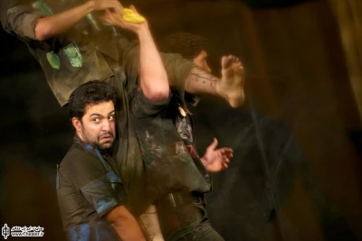 آدم آدم است