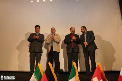 تجلیل از پیشکسوتان تئاتری در دهمین دوسالانه جهانی پوستر تهران 2