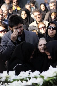 مراسم تشییع پیکر جمشید لایق از مقابل تالار وحدت