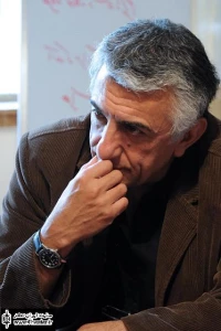 گفت‌و‌گوی ”نیما دهقان” با ”رضا کیانیان” به انگیزه حضورش در نمایش ”پروفسور بوبوس”