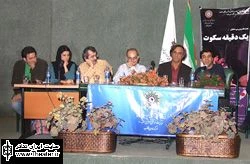 بازیگر باید به نفع نقش پنهان شود