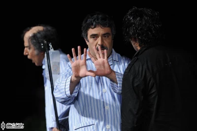 نگاهی به نمایش ”منهای دو”  نوشته ”ساموئل بنش تریت” و کارگردانی ”داود رشیدی”