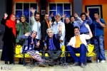 گزارشی از پشت صحنه اجرای یک نمایش در تماشاخانه طهران