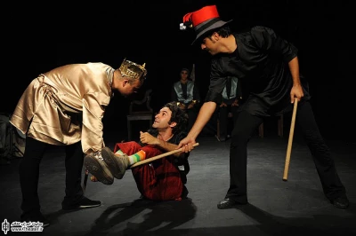 مجلس شبیه لیر بیچاره