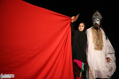 نگاهی به نمایش ”تنها سگ اولی می‌داند چرا پارس می‌کند مکبث” به کارگردانی ”ابراهیم پشت‌کوهی”