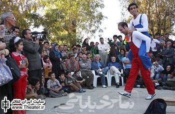 اجرای 4 نمایش خیابانی در شهرکرد