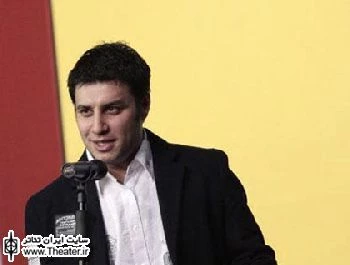 ”جواد عزتی” به نمایش ”قاتل بی‌رحم هسه کارلسون” پیوست