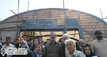 مجسمه‌ هنرمندان تئاتر در ورودی متروی چهارراه ولیعصر نصب می‌شود
