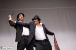 نگاهی به نمایش ”روزی، گذری، روزگاری” نوشته ”خیرالله تقیانی‌پور” و کارگردانی مشترک ”تقیانی‌پور” و ”جواد نوری”

متأسفانه در اجرای نمایش‌های امروز که متکی بر تعزیه و روحوضی یا تلفیق گونه‌های نمایش سنتی است، از عناصر دیداری نسبتاً چشم‌پوشی می‌شود. چنانچه در
