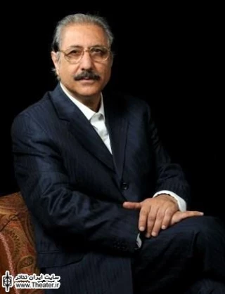”زندگی میان آتش” به دکتر فرهاد ناظرزاده تقدیم شد