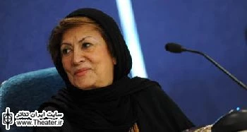 ”پری صابری”: برگزاری جشنواره باعث قوت ارتباط میان تئاتر و مردم می‌شود