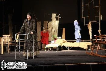 آغاز اجرای نمایش ”خانمچه و مهتابی” در برج آزادی
