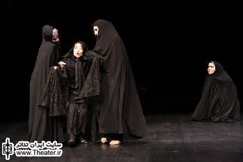 ”علیرضا نادری” و ”اسماعیل عفیفه” از نمایش ”وقتی از بریدگی‌های خونبار...” دیدن کردند