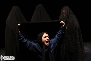 افشین هاشمی و شقایق فراهانی از نمایش ”وقتی از بریدگی‌های خونبار...” دیدن کردند