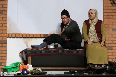 رهگذر کوچه های تنگ