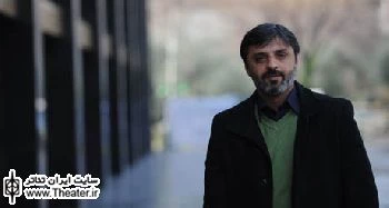 نقل پرده‌خوانی انقلاب در سالن انتظار سه تالار نمایشی اجرا می‌شود