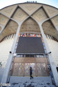 محوطه تئاتر شهر در 