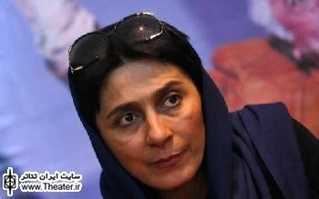 گفت‌وگو با ”مریم کاظمی” کارگردان نمایش ”خطر مجسمه عبید جدی است”