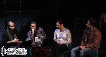 نمایشنامه‌نویسی در خانه معنا ندارد