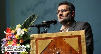 باید از تمام امکانات و ظرفیت‌های موجود در تئاتر استفاده شود