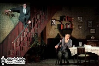 نگاهی به چند نمایش اجرا شده در چهاردهمین مراسم جایزه اروپا: (بخش دوم)

«سه خواهر» دودین را تنها می‌توان به عنوان یک روخوانی موفق از متن آنتوان چخوف پذیرفت. به جز این تنها چهره و بازی خوب بازیگران نقش‌های خواهران را از محاسن اثر می‌توان به حساب آورد هرچند که در مورد این بازیگران هم محدوده تأثیر و فضای بازی‌ها رعایت نشده است.
