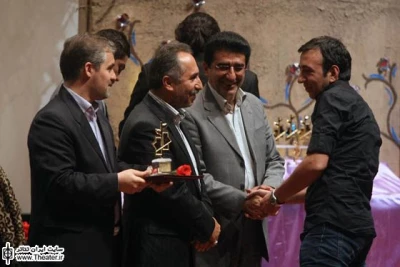 هنرمند مشهدی منتقد برتر تئاتر کشور شد
