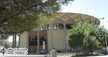 ”می‌خواهم میوسوو را ملاقات کنم”  روی صحنه رفت