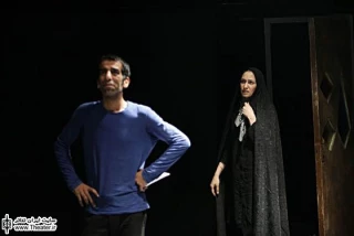 تمدید اجرای نمایش ”درهای نیمه باز”