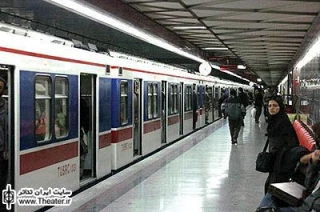 نمایش خیابانی ”دو کلمه حرف حساب” در مترو و میدان‌های تره‌بار