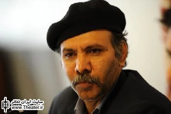 ”امیر دژاکام” نمایشنامه ”خرس‌ها نیاز به مراقبت ندارند” را ویرایش می کند