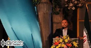 تئاتر سنتی تا رسیدن به تئاتر ملی فاصله‌ای ندارد