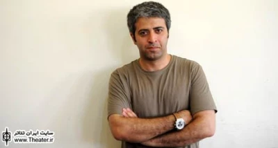 نقل وقایع روز و نقد نمایش‌ها توسط ”ایوب آقاخانی” در رادیو