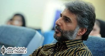 ”اکبر عبدی” بدون نقص و بی بدیل می‌تواند بار دیگر هنرش را روی صحنه تئاتر نشان دهد