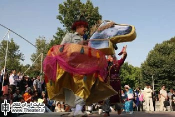 نمایش ”کوسه مرنجانه” در کرمانشاه به روی صحنه رفت