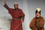نگاهی به نمایش ”پری” نوشته و کار ”خیرالله تقیانی‌‌پور” و ”جواد نوری”

نمایش بر آن نیست که شعار بدهد بلکه بر آن است یک موقعیت را طراحی کند که در آن اتفاقاتی پیرامون یک گروه نمایشی رخ می دهد.