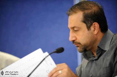 گفت‌وگو با ”حسین پارسایی” دبیر جشنواره سراسری تئاتر مقاومت

یکی از آسیب‌های جدی که هنرمندان دفاع مقدس را دل‌زده کرده و رغبت آنان را برای کار و تولید از بین برده، نبود حمایت و پیگیری دست‌اندرکاران در مراحل پیش و پس از تولید است. برای رفع این مشکل، اجراهای عمومی "رپرتوار" طراحی شد.