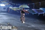 یادداشتی بر ”پایکوبی اسب‌های پشت پنجره” نوشته ”ماتئی ویسنی‌یک” و کارگردانی ”هادی کمالی‌مقدم”

نمایش پایکوبی اسب‌ها پشت پنجره که برگرفته از متن اسب‌های پشت پنجره ماتئی ویسنی یک است، نمونه‌ای از یک تئاتر محیطی با مضمون اصیل اعتراض به جنگ است. ویسنی‌یک که 