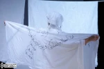 نگاهی به نمایش ”گفت امروز بینی، فردا بینی و پس آن فردا” نوشته ”نیما دهقانی” و کارگردانی ”زهره بهروزی‌نیا”

کیفیت سوژه، موضوع انالحقی حلاج، و یادآوری روزشمار تاریخی زندگی کس یا کسانی که سر خود را بر باد دادند به خاطر گفتن حقیقت، به اندازه‌ای جذاب است که 