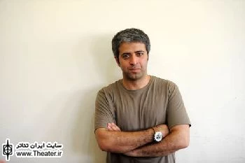 ”ایوب آقاخانی” نمایش ”جنوب از شمال غربی” را برای جشنواره تئاتر فجر آماده می‌کند