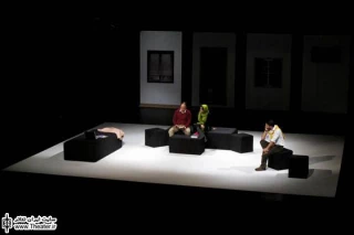 نقد و بررسی نمایش ”خشکسالی و دروغ” در فرهنگسرای رسانه