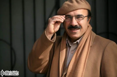 گفت‌وگو با ” اردشیر صالح‌پور” دبیر چهاردهمین جشنواره بین‌المللی نمایش عروسکی

ما در شعار و استراتژی خود به این امر تأکید ورزیدیم که برای جهانی شدن نخست باید ایرانی بود. این امر هرگز به معنای نفی ارزش‌های تئاتر غرب نیست. اتفاقاً درست برعکس، ما از متدلوژی و تجارب تکنیکی آنان بهره‌های بسیاری در نمایش عروسکی گرفته‌ایم. همه ساله در جشنواره ما بهترین گروه‌های نمایشی خارجی شرکت داشته و تازه‌ترین دستاوردهای خود را در جشنواره ما به نمایش می‌گذارند.