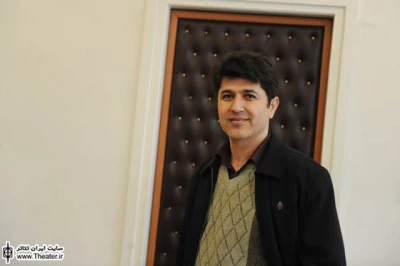 گفت و گو با ”علی اکبر طرخان” سرپرست امور بین الملل مرکز هنرهای نمایشی و جشنواره بین المللی تئاتر فجر

یکی از ملاک‌های انتخاب مترجم‌های امسال اشراف و تخصص آنها در زمینه تئاتر بوده است. نکته دیگر درباره آنها این بوده که برای همه گروه‌ها مترجم انگلیسی انتخاب نکردیم، بلکه برای هر کشور با هر زبانی مترجم زبان همان کشور را درنظر گرفتیم، یعنی مترجم آلمانی برای گروه آلمان یا مترجم فرانسوی برای گروه فرانسه و..