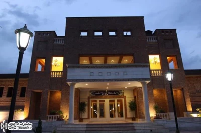 استقبال هنرمندان از اجراهای تماشاخانه ایرانشهر