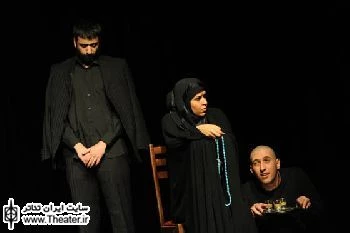 فروش بلیت نیم بها نمایش ”این روبان سیاه” برای  دانشجویان تمامی رشته های تحصیلی