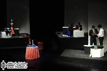 استقبال بیش از هزار تماشاگر از نمایش ”پس از سقوط”