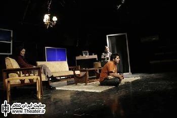 مسوولان نمایشی از جوانان بیشتر حمایت کنند