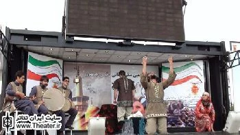 آرامگاه فردوسی در روز ملی فردوسی، میزبان تماشاخانه سیار شد
