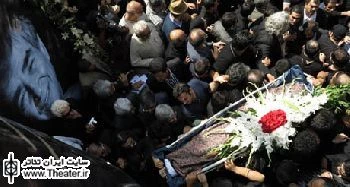 هنرمندان پیکر استاد تئاتر ایران را تا آرامگاه ابدی اش بدرقه کردند